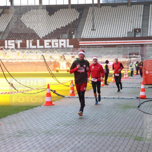 07.12.2025 - St. Pauli X-Mass-Run No. 15 Luisa Fischer http://msf.ph/oto/9376281 07.12.2025 09:57:25 Ziel 2861, 497, 3320, 198, 497, 662, 1116, 1165, 2861, 3255, 3320, 4032, 4208, 4209 meine-sportfotos.de