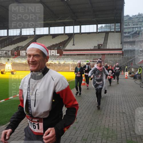07.12.2025 - St. Pauli X-Mass-Run No. 15 Fabian Wolf http://msf.ph/oto/9376283 07.12.2025 10:05:22 Ziel 114, 543, 668, 950, 1121, 1316, 1374, 1481, 1661, 1761, 3186, 3386, 4036, 4556, 4558 meine-sportfotos.de