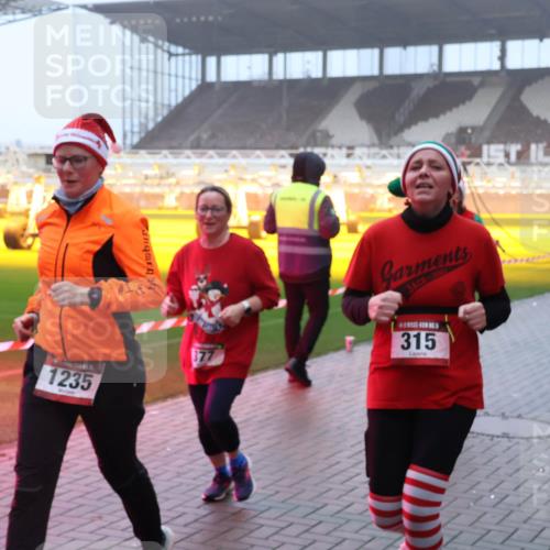 07.12.2025 - St. Pauli X-Mass-Run No. 15 Luisa Fischer http://msf.ph/oto/9376317 07.12.2025 11:08:07 Ziel 1235, 315, 77, 271, 273, 286, 293, 315, 332, 342, 344, 377, 389, 397, 476, 490, 591, 596, 603, 621, 622, 623, 653, 673, 772, 774, 781, 1107, 1123, 1129, 1202, 1206, 1230, 1233, 1235, 1342, 1355, 1378, 1381, 1382, 1383, 1439, 1441, 1460, 1509, 1520, 1525, 1585, 1587, 1812, 1824, 1866, 1910, 2403, 2693, 4815, 5008 meine-sportfotos.de