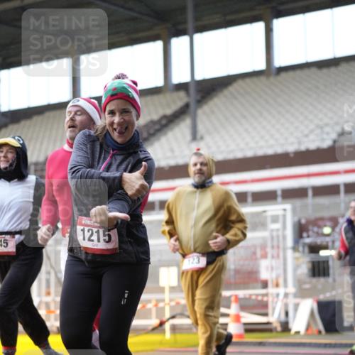 07.12.2025 - St. Pauli X-Mass-Run No. 15 Patografie http://msf.ph/oto/9376327 07.12.2025 10:05:33 Ziel 123, 363, 385, 512, 668, 945, 950, 1215, 1222, 1316, 1374, 3231, 4552, 4555, 4556, 4558, 4559, 4560 meine-sportfotos.de