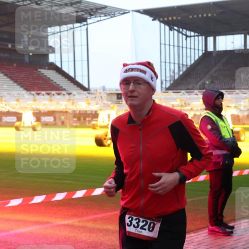 07.12.2025 - St. Pauli X-Mass-Run No. 15 Luisa Fischer http://msf.ph/oto/9376347 07.12.2025 09:57:34 Ziel 3320, 198, 497, 632, 662, 1116, 1165, 2861, 3320, 4032, 4208, 4209 meine-sportfotos.de