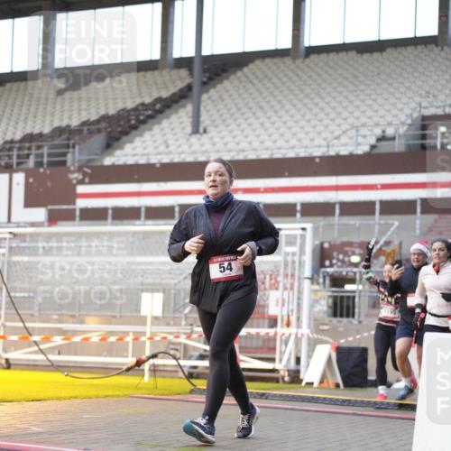 07.12.2025 - St. Pauli X-Mass-Run No. 15 Patografie http://msf.ph/oto/9376371 07.12.2025 10:05:39 Ziel 2, 3, 54, 123, 363, 385, 512, 945, 1215, 1222, 1789, 1791, 3231, 4194, 4195, 4552, 4555, 4559, 4560 meine-sportfotos.de