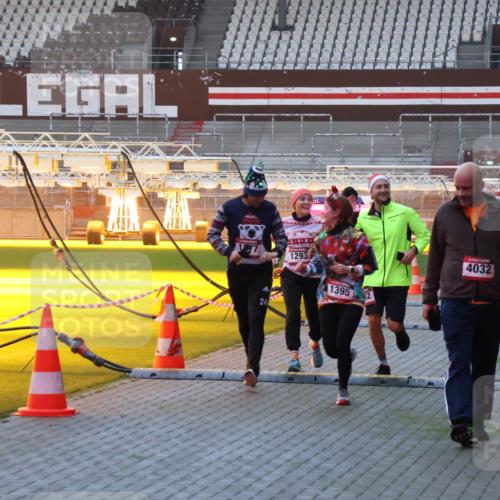 07.12.2025 - St. Pauli X-Mass-Run No. 15 Luisa Fischer http://msf.ph/oto/9376379 07.12.2025 09:57:45 Ziel 1293, 1395, 2, 4032, 497, 632, 1292, 1293, 1377, 1395, 2678, 2861, 3320, 4032 meine-sportfotos.de