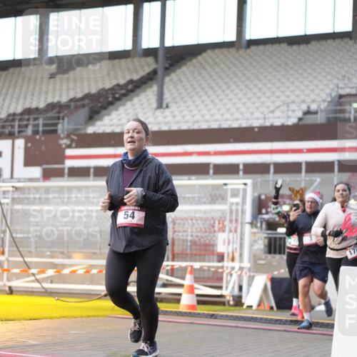 07.12.2025 - St. Pauli X-Mass-Run No. 15 Patografie http://msf.ph/oto/9376385 07.12.2025 10:05:39 Ziel 2, 3, 54, 123, 363, 385, 512, 945, 1215, 1222, 1789, 1791, 3231, 4194, 4195, 4552, 4555, 4559, 4560 meine-sportfotos.de