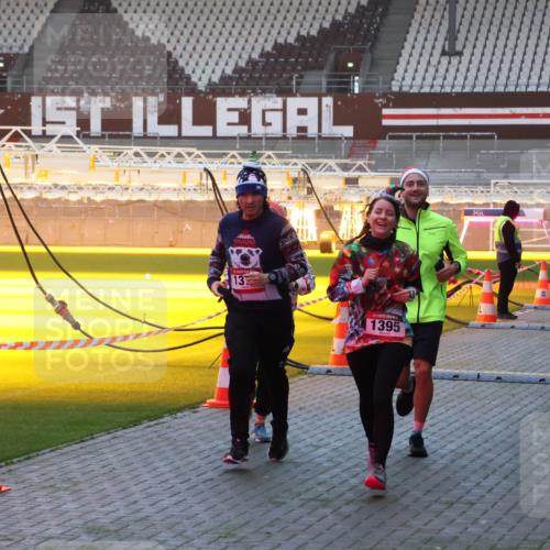 07.12.2025 - St. Pauli X-Mass-Run No. 15 Luisa Fischer http://msf.ph/oto/9376399 07.12.2025 09:57:48 Ziel 5843, 13, 1395, 497, 632, 1292, 1293, 1377, 1395, 2678, 2861, 3320, 4032 meine-sportfotos.de