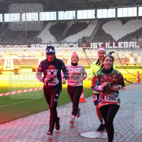 07.12.2025 - St. Pauli X-Mass-Run No. 15 Luisa Fischer http://msf.ph/oto/9376420 07.12.2025 09:57:50 Ziel 24, 1293, 1395, 632, 1292, 1293, 1377, 1395, 2678, 2861, 2984, 3320, 4032 meine-sportfotos.de