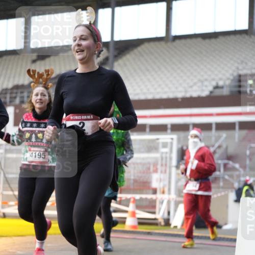 07.12.2025 - St. Pauli X-Mass-Run No. 15 Patografie http://msf.ph/oto/9376423 07.12.2025 10:05:42 Ziel 2, 3, 54, 123, 363, 385, 512, 945, 1215, 1222, 1789, 1791, 3231, 3877, 4194, 4195, 4552, 4555, 4559, 4560 meine-sportfotos.de