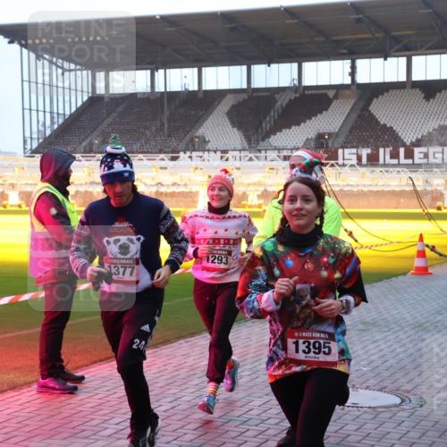 07.12.2025 - St. Pauli X-Mass-Run No. 15 Luisa Fischer http://msf.ph/oto/9376425 07.12.2025 09:57:51 Ziel 15, 1377, 1293, 15, 1395, 632, 1292, 1293, 1377, 1395, 2678, 2984, 3320, 4032 meine-sportfotos.de