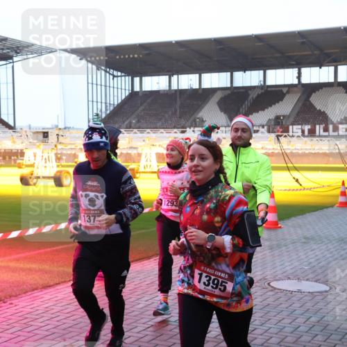 07.12.2025 - St. Pauli X-Mass-Run No. 15 Luisa Fischer http://msf.ph/oto/9376427 07.12.2025 09:57:51 Ziel 3, 1, 137, 1293, 15, 1395, 632, 1292, 1293, 1377, 1395, 2678, 2984, 3320, 4032 meine-sportfotos.de