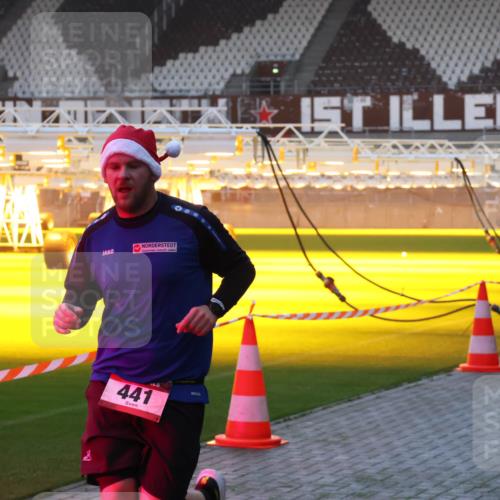 07.12.2025 - St. Pauli X-Mass-Run No. 15 Luisa Fischer http://msf.ph/oto/9376458 07.12.2025 09:58:19 Ziel 441, 441, 632, 1292, 1293, 1377, 1395, 2678, 2984, 3405, 4030 meine-sportfotos.de