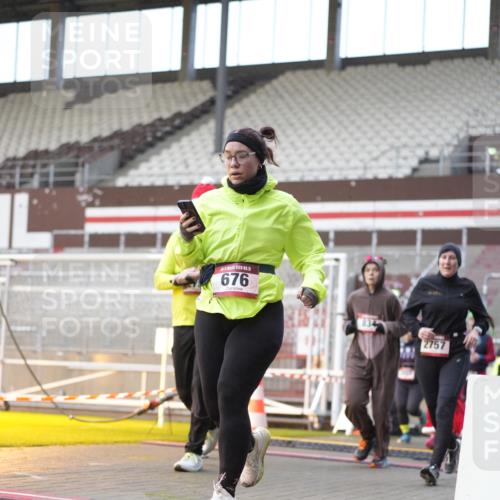07.12.2025 - St. Pauli X-Mass-Run No. 15 Patografie http://msf.ph/oto/9376462 07.12.2025 10:05:52 Ziel 2, 3, 54, 180, 424, 512, 676, 805, 834, 1789, 1791, 2756, 2757, 3172, 3812, 3814, 3857, 3859, 3877, 4194, 4195, 4235, 4236, 4237 meine-sportfotos.de