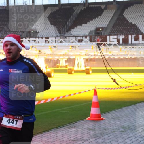 07.12.2025 - St. Pauli X-Mass-Run No. 15 Luisa Fischer http://msf.ph/oto/9376463 07.12.2025 09:58:20 Ziel 15, 441, 441, 632, 1292, 1293, 1377, 1395, 2678, 2984, 3405, 4030 meine-sportfotos.de