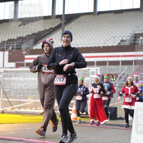 07.12.2025 - St. Pauli X-Mass-Run No. 15 Patografie http://msf.ph/oto/9376476 07.12.2025 10:05:53 Ziel 2, 3, 54, 180, 424, 468, 676, 805, 834, 1788, 1789, 1791, 2756, 2757, 3172, 3812, 3814, 3857, 3859, 3877, 4194, 4195, 4235, 4236, 4237 meine-sportfotos.de