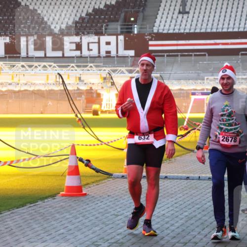 07.12.2025 - St. Pauli X-Mass-Run No. 15 Luisa Fischer http://msf.ph/oto/9376477 07.12.2025 09:58:27 Ziel 632, 5, 2678, 441, 1633, 1774, 2984, 3405, 3515, 4030 meine-sportfotos.de