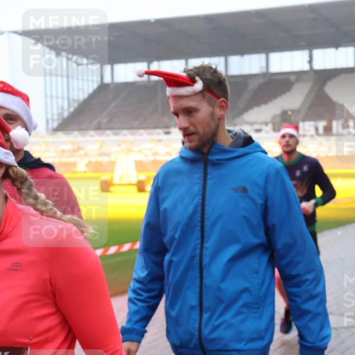 07.12.2025 - St. Pauli X-Mass-Run No. 15 Luisa Fischer http://msf.ph/oto/9376491 07.12.2025 11:08:41 Ziel 15, 100, 152, 155, 166, 271, 286, 293, 396, 446, 629, 635, 653, 758, 772, 774, 784, 1078, 1107, 1123, 1129, 1170, 1184, 1226, 1230, 1249, 1342, 1355, 1378, 1381, 1382, 1383, 1424, 1439, 1441, 1460, 1491, 1520, 1525, 1559, 1560, 1596, 1625, 1706, 1809, 1810, 1812, 2259, 2893, 4584, 4798, 4815, 4819, 4830 meine-sportfotos.de