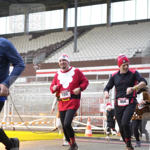 07.12.2025 - St. Pauli X-Mass-Run No. 15 Patografie http://msf.ph/oto/9376543 07.12.2025 10:05:57 Ziel 148, 180, 424, 468, 676, 805, 834, 1788, 1791, 2756, 2757, 2894, 2968, 3093, 3172, 3196, 3812, 3814, 3857, 3859, 3877, 4194, 4235, 4236, 4237, 4246, 4251 meine-sportfotos.de