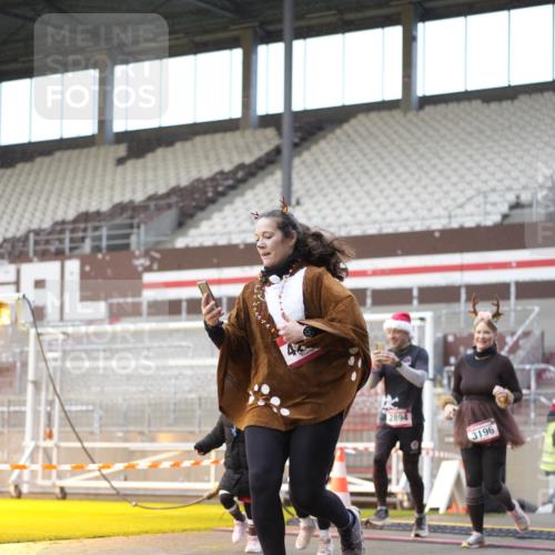 07.12.2025 - St. Pauli X-Mass-Run No. 15 Patografie http://msf.ph/oto/9376570 07.12.2025 10:05:59 Ziel 148, 180, 424, 468, 676, 805, 834, 967, 969, 1788, 2756, 2757, 2894, 2968, 3093, 3172, 3196, 3812, 3814, 3857, 3859, 3877, 4235, 4236, 4237, 4246, 4251 meine-sportfotos.de
