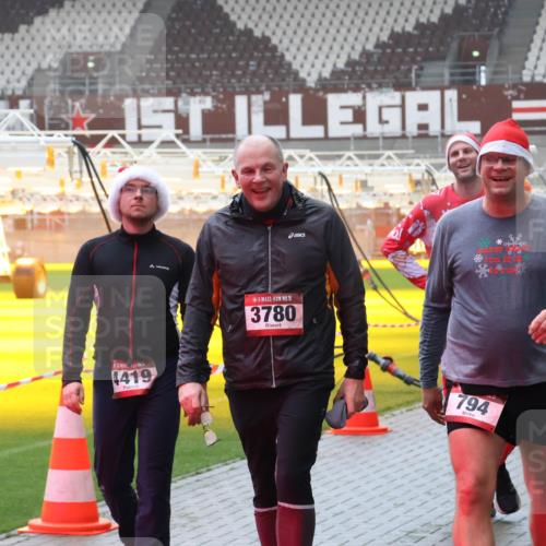 07.12.2025 - St. Pauli X-Mass-Run No. 15 Luisa Fischer http://msf.ph/oto/9376577 07.12.2025 10:23:39 Ziel 4419, 15, 3780, 794, 638, 794, 1996, 2123, 2304, 2508, 2511, 2638, 3052, 3078, 3079, 3780, 4005, 4141, 4145, 4287, 4407, 4411, 4458, 4509, 4539, 4549 meine-sportfotos.de