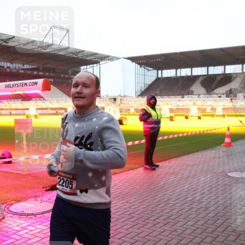 07.12.2025 - St. Pauli X-Mass-Run No. 15 Luisa Fischer http://msf.ph/oto/9376596 07.12.2025 09:58:46 Ziel 2205, 238, 261, 441, 483, 532, 1003, 1115, 1173, 1528, 1603, 1633, 1774, 1782, 1785, 2205, 3308, 3405, 3515, 4031, 4206 meine-sportfotos.de