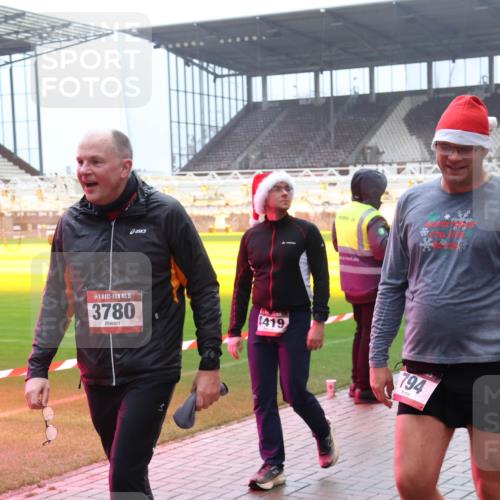 07.12.2025 - St. Pauli X-Mass-Run No. 15 Luisa Fischer http://msf.ph/oto/9376608 07.12.2025 10:23:43 Ziel 15, 3780, 1419, 3052, 794, 638, 1996, 2123, 2304, 2508, 2511, 2638, 3052, 3078, 3079, 3539, 3644, 3649, 3780, 3887, 3890, 4005, 4141, 4145, 4287, 4458, 4549 meine-sportfotos.de