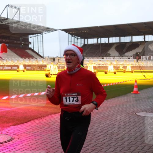 07.12.2025 - St. Pauli X-Mass-Run No. 15 Luisa Fischer http://msf.ph/oto/9376618 07.12.2025 09:58:51 Ziel 15, 1173, 4031, 40, 238, 261, 483, 532, 1003, 1115, 1173, 1528, 1542, 1603, 1633, 1774, 1782, 1785, 2205, 2392, 3308, 3405, 3515, 4031, 4206 meine-sportfotos.de