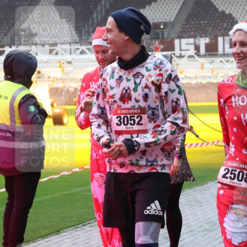 07.12.2025 - St. Pauli X-Mass-Run No. 15 Luisa Fischer http://msf.ph/oto/9376619 07.12.2025 10:23:45 Ziel 1, 15, 3052, 15, 2508, 10, 638, 1996, 2123, 2304, 2508, 2511, 2638, 3052, 3078, 3079, 3539, 3644, 3649, 3887, 3890, 4005, 4141, 4145, 4458, 4549 meine-sportfotos.de