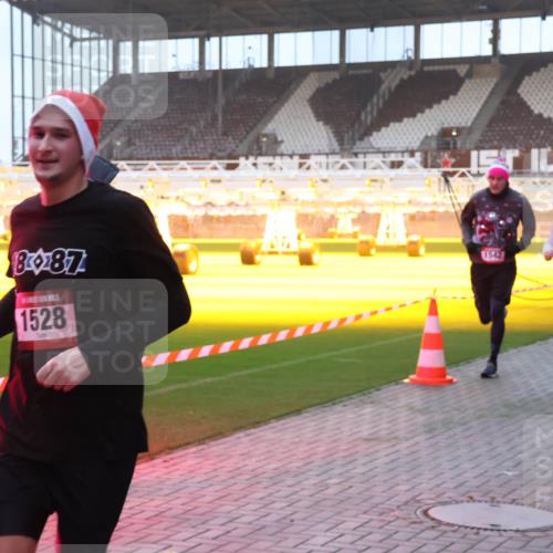 07.12.2025 - St. Pauli X-Mass-Run No. 15 Luisa Fischer http://msf.ph/oto/9376671 07.12.2025 09:59:00 Ziel 8087, 1528, 1542, 1782, 238, 261, 483, 532, 655, 1003, 1115, 1173, 1528, 1542, 1603, 1633, 1774, 1782, 1785, 2205, 2392, 3308, 3405, 3515, 4031, 4206 meine-sportfotos.de