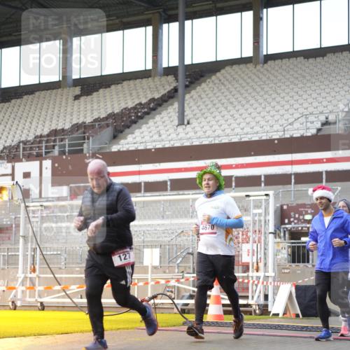 07.12.2025 - St. Pauli X-Mass-Run No. 15 Patografie http://msf.ph/oto/9376673 07.12.2025 10:06:05 Ziel 127, 148, 180, 424, 468, 676, 805, 834, 893, 967, 969, 1119, 1788, 1937, 2756, 2757, 2894, 2968, 3093, 3172, 3196, 3812, 3814, 3857, 3859, 4235, 4236, 4237, 4246, 4251, 4657, 4665, 4670, 4676, 4677, 4736, 4739 meine-sportfotos.de
