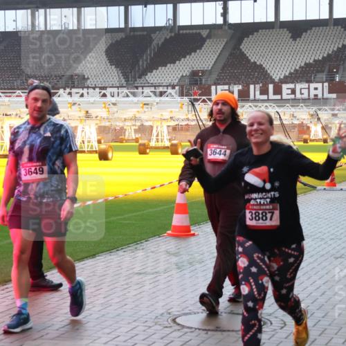 07.12.2025 - St. Pauli X-Mass-Run No. 15 Luisa Fischer http://msf.ph/oto/9376711 07.12.2025 10:24:02 Ziel 3649, 3644, 3887, 1104, 4145, 638, 1104, 2508, 2511, 2603, 2634, 3052, 3078, 3079, 3539, 3644, 3649, 3887, 3890, 3968, 4005, 4043, 4139, 4141, 4144, 4145, 4377, 4378, 4458, 4549 meine-sportfotos.de