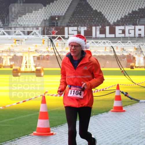 07.12.2025 - St. Pauli X-Mass-Run No. 15 Luisa Fischer http://msf.ph/oto/9376731 07.12.2025 10:24:06 Ziel 15, 1104, 40, 638, 1104, 2508, 2511, 2603, 2634, 3052, 3539, 3644, 3649, 3887, 3890, 3968, 4005, 4043, 4139, 4141, 4144, 4145, 4203, 4377, 4378, 4458, 4549, 4765 meine-sportfotos.de