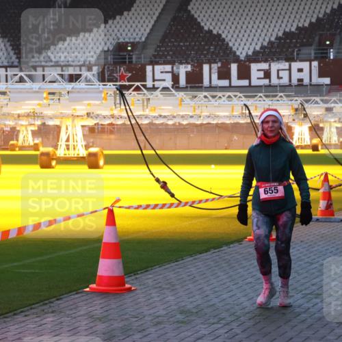 07.12.2025 - St. Pauli X-Mass-Run No. 15 Luisa Fischer http://msf.ph/oto/9376734 07.12.2025 09:59:10 Ziel 655, 238, 261, 483, 532, 655, 1003, 1115, 1173, 1528, 1542, 1603, 1633, 1774, 1782, 1785, 2205, 2392, 3147, 3308, 3515, 4031, 4206 meine-sportfotos.de