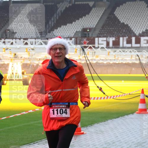 07.12.2025 - St. Pauli X-Mass-Run No. 15 Luisa Fischer http://msf.ph/oto/9376739 07.12.2025 10:24:07 Ziel 15, 1104, 638, 711, 1104, 2603, 2634, 3052, 3539, 3644, 3649, 3887, 3890, 3968, 4005, 4043, 4139, 4141, 4144, 4145, 4203, 4377, 4378, 4458, 4479, 4549, 4765 meine-sportfotos.de