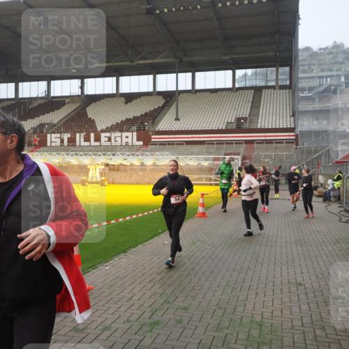 07.12.2025 - St. Pauli X-Mass-Run No. 15 Fabian Wolf http://msf.ph/oto/9376747 07.12.2025 10:05:47 Ziel 2, 3, 54, 123, 363, 385, 512, 945, 1215, 1222, 1789, 1791, 3231, 3877, 4194, 4195, 4552, 4555, 4559, 4560 meine-sportfotos.de