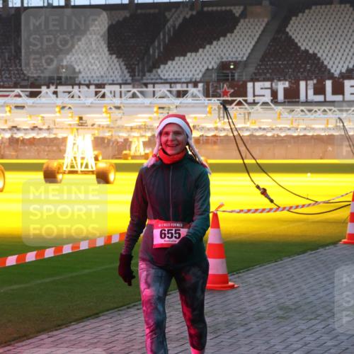 07.12.2025 - St. Pauli X-Mass-Run No. 15 Luisa Fischer http://msf.ph/oto/9376762 07.12.2025 09:59:14 Ziel 15, 655, 238, 261, 483, 532, 655, 1003, 1115, 1173, 1528, 1542, 1603, 1774, 1782, 1785, 2205, 2392, 2529, 3147, 3308, 3345, 4031, 4206 meine-sportfotos.de