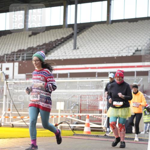 07.12.2025 - St. Pauli X-Mass-Run No. 15 Patografie http://msf.ph/oto/9376768 07.12.2025 10:06:18 Ziel 34, 127, 187, 893, 967, 969, 1119, 1369, 1479, 1480, 1832, 1937, 1946, 3213, 3232, 3534, 3535, 3536, 3537, 4657, 4665, 4670, 4672, 4676, 4677, 4736, 4739 meine-sportfotos.de