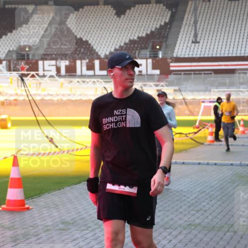 07.12.2025 - St. Pauli X-Mass-Run No. 15 Luisa Fischer http://msf.ph/oto/9376781 07.12.2025 09:59:17 Ziel 238, 261, 483, 532, 655, 1003, 1115, 1173, 1528, 1542, 1603, 1782, 1785, 2205, 2392, 2529, 3147, 3308, 3345, 4031, 4206 meine-sportfotos.de