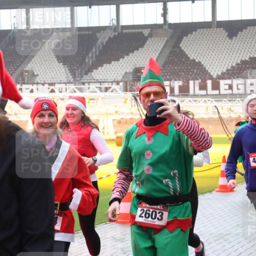 07.12.2025 - St. Pauli X-Mass-Run No. 15 Luisa Fischer http://msf.ph/oto/9376802 07.12.2025 10:24:15 Ziel 5, 4549, 0, 15, 2603, 4765, 574, 638, 711, 1104, 2603, 2634, 3539, 3644, 3649, 3887, 3890, 3968, 4005, 4043, 4139, 4141, 4144, 4145, 4203, 4377, 4378, 4458, 4479, 4549, 4765 meine-sportfotos.de