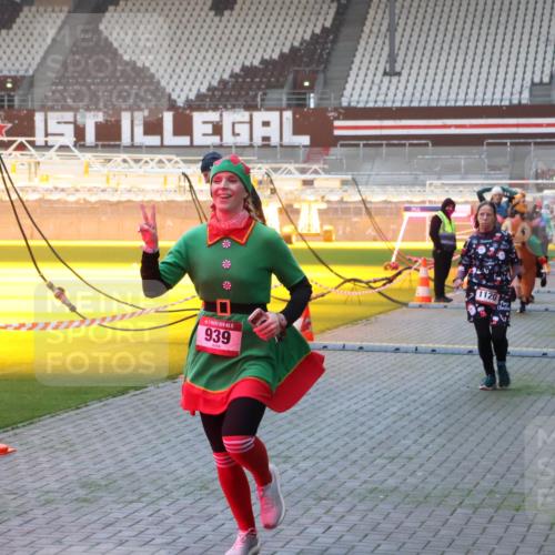 07.12.2025 - St. Pauli X-Mass-Run No. 15 Luisa Fischer http://msf.ph/oto/9376813 07.12.2025 09:59:35 Ziel 15, 939, 1120, 655, 939, 1120, 1542, 2204, 2207, 2392, 2529, 2657, 3147, 3345 meine-sportfotos.de