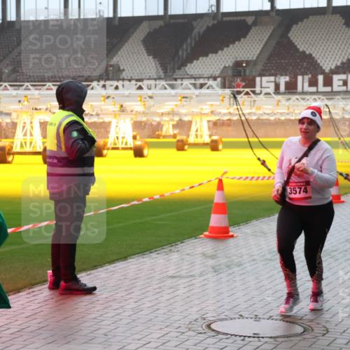 07.12.2025 - St. Pauli X-Mass-Run No. 15 Luisa Fischer http://msf.ph/oto/9376835 07.12.2025 10:24:19 Ziel 106, 3574, 638, 711, 897, 1104, 2603, 2634, 3539, 3644, 3649, 3887, 3890, 3968, 4040, 4043, 4139, 4144, 4145, 4203, 4377, 4378, 4479, 4549, 4765 meine-sportfotos.de