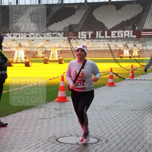 07.12.2025 - St. Pauli X-Mass-Run No. 15 Luisa Fischer http://msf.ph/oto/9376838 07.12.2025 10:24:20 Ziel 106, 3574, 638, 711, 897, 1104, 2603, 2634, 3539, 3644, 3649, 3887, 3890, 3968, 4040, 4043, 4139, 4144, 4145, 4203, 4377, 4378, 4479, 4549, 4765 meine-sportfotos.de