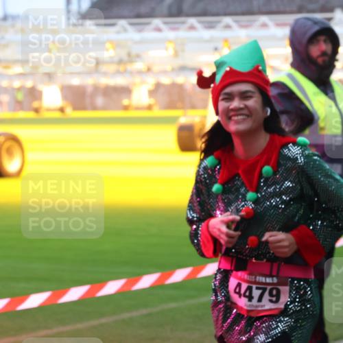 07.12.2025 - St. Pauli X-Mass-Run No. 15 Luisa Fischer http://msf.ph/oto/9376848 07.12.2025 10:24:30 Ziel 4479, 711, 712, 897, 1104, 2603, 2634, 3539, 3887, 3890, 3968, 4040, 4043, 4122, 4139, 4140, 4144, 4203, 4377, 4378, 4479, 4689, 4692, 4694, 4765 meine-sportfotos.de