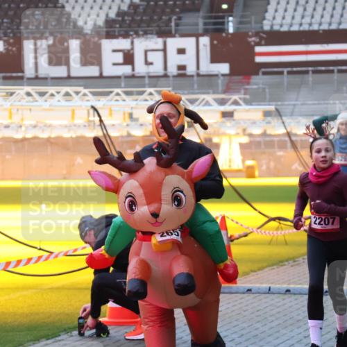 07.12.2025 - St. Pauli X-Mass-Run No. 15 Luisa Fischer http://msf.ph/oto/9376855 07.12.2025 09:59:42 Ziel 265, 2207, 529, 488, 655, 939, 961, 1120, 2204, 2207, 2529, 2657, 3147, 3345, 4029, 4052, 4465 meine-sportfotos.de