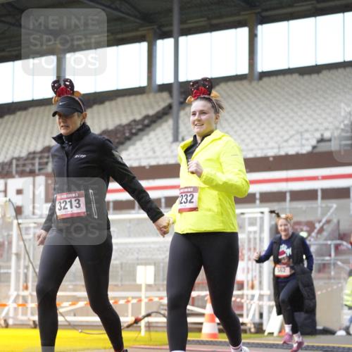 07.12.2025 - St. Pauli X-Mass-Run No. 15 Patografie http://msf.ph/oto/9376867 07.12.2025 10:06:23 Ziel 34, 187, 562, 1119, 1369, 1479, 1480, 1832, 1937, 1946, 3213, 3232, 3534, 3535, 3536, 3537, 4459, 4657, 4665, 4672, 4677, 4736, 4739 meine-sportfotos.de