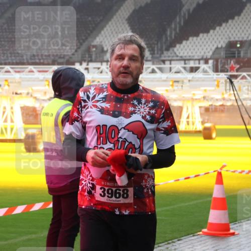 07.12.2025 - St. Pauli X-Mass-Run No. 15 Luisa Fischer http://msf.ph/oto/9376881 07.12.2025 10:24:37 Ziel 3968, 711, 712, 897, 1104, 1986, 2071, 2603, 2634, 3968, 4040, 4043, 4122, 4139, 4140, 4144, 4203, 4377, 4378, 4479, 4689, 4692, 4694, 4765 meine-sportfotos.de