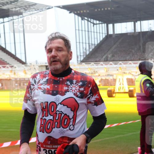 07.12.2025 - St. Pauli X-Mass-Run No. 15 Luisa Fischer http://msf.ph/oto/9376892 07.12.2025 10:24:39 Ziel 30, 711, 712, 897, 1104, 1986, 2071, 2603, 2634, 3968, 4040, 4043, 4122, 4139, 4140, 4144, 4203, 4377, 4378, 4479, 4689, 4692, 4694, 4765 meine-sportfotos.de