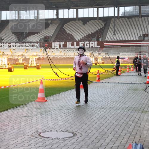 07.12.2025 - St. Pauli X-Mass-Run No. 15 Luisa Fischer http://msf.ph/oto/9376918 07.12.2025 10:24:49 Ziel 2071, 711, 712, 897, 1986, 2071, 3968, 4040, 4122, 4140, 4203, 4479, 4541, 4542, 4689, 4692, 4694, 4765, 4766, 4780 meine-sportfotos.de