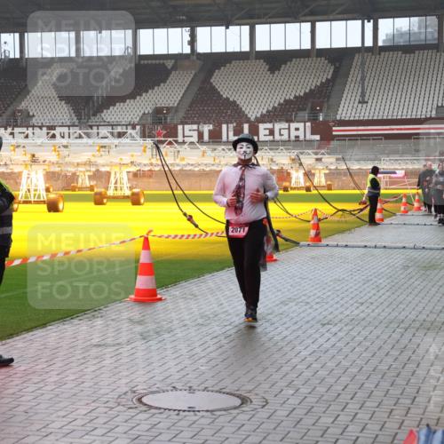 07.12.2025 - St. Pauli X-Mass-Run No. 15 Luisa Fischer http://msf.ph/oto/9376920 07.12.2025 10:24:49 Ziel 2071, 711, 712, 897, 1986, 2071, 3968, 4040, 4122, 4140, 4203, 4479, 4541, 4542, 4689, 4692, 4694, 4765, 4766, 4780 meine-sportfotos.de