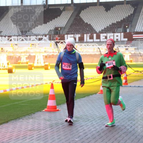 07.12.2025 - St. Pauli X-Mass-Run No. 15 Luisa Fischer http://msf.ph/oto/9376938 07.12.2025 09:59:53 Ziel 2529, 488, 4465, 488, 910, 911, 939, 961, 1120, 1763, 2186, 2204, 2207, 2529, 2657, 3147, 3345, 3513, 4029, 4051, 4052, 4465 meine-sportfotos.de