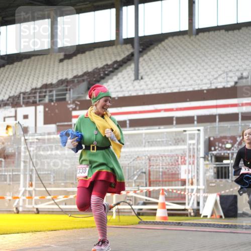 07.12.2025 - St. Pauli X-Mass-Run No. 15 Patografie http://msf.ph/oto/9376942 07.12.2025 10:06:35 Ziel 150, 562, 1479, 1480, 2129, 3213, 3232, 3330, 3333, 3534, 3535, 3536, 3537, 3970, 3971, 4459 meine-sportfotos.de