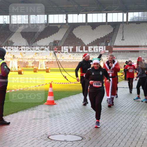 07.12.2025 - St. Pauli X-Mass-Run No. 15 Luisa Fischer http://msf.ph/oto/9376945 07.12.2025 10:25:03 Ziel 1986, 4286, 4541, 4780, 712, 897, 915, 974, 1986, 2071, 3152, 4040, 4078, 4079, 4091, 4092, 4122, 4135, 4136, 4140, 4155, 4177, 4496, 4497, 4530, 4541, 4542, 4689, 4692, 4694, 4766, 4780 meine-sportfotos.de